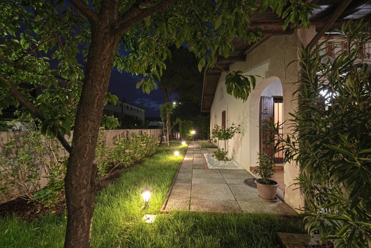 Вилла Vecchia Favola House Куарто-д'Альтино Экстерьер фото
